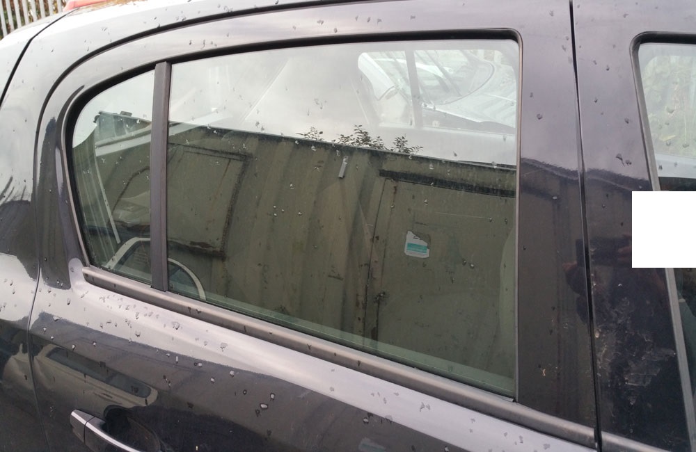 Vauxhall Corsa SXI 16V Door window glass driver side rear